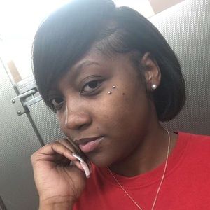 Meet your Posher, Marissa